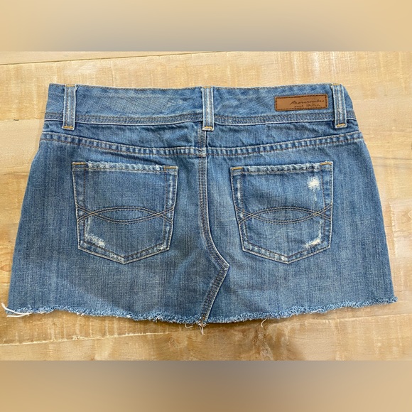 Abercrombie & Fitch Jeans MINI Skirt distressed torn - Picture 2 of 15